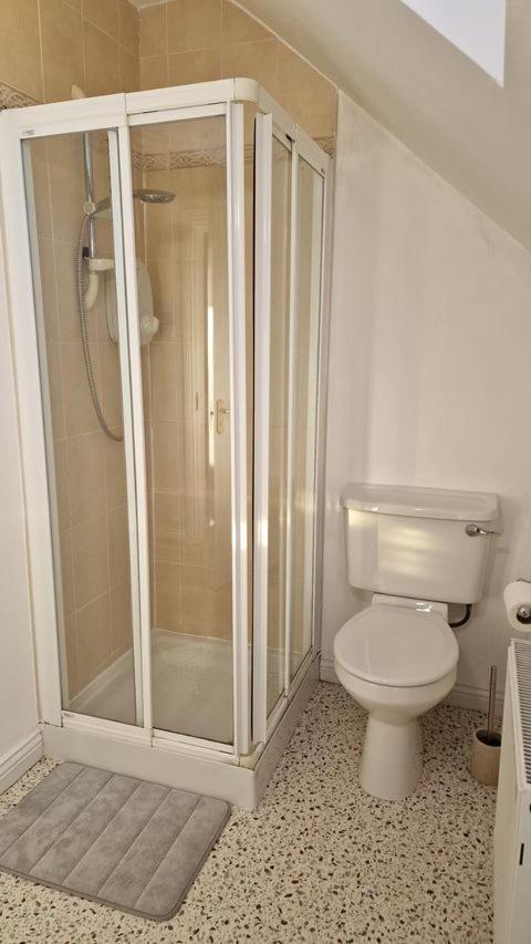 Cosy 3 Bedroom All Ensuites Голуей Екстериор снимка